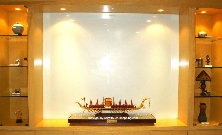 เรือสุพรรณหงส์จำลอง (Royal Barge Suphannahong)